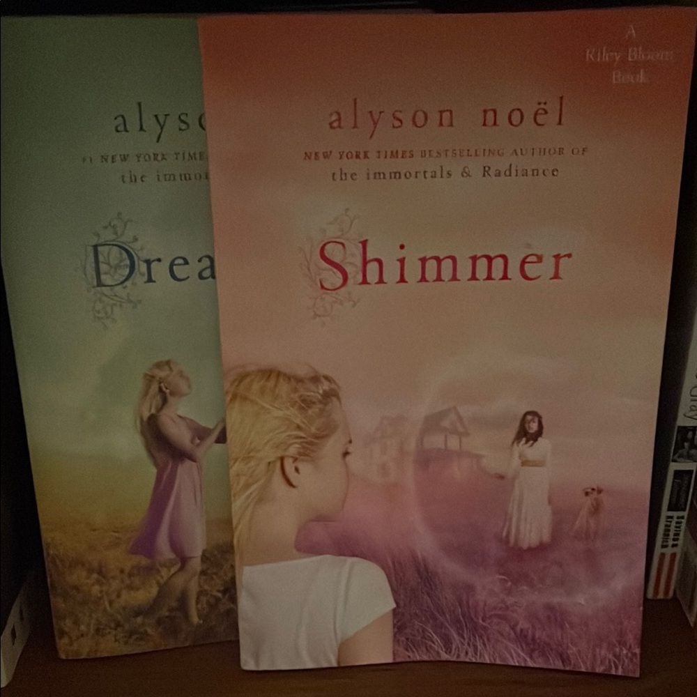 'Shimmer' and 'Dreamland’ Book Set